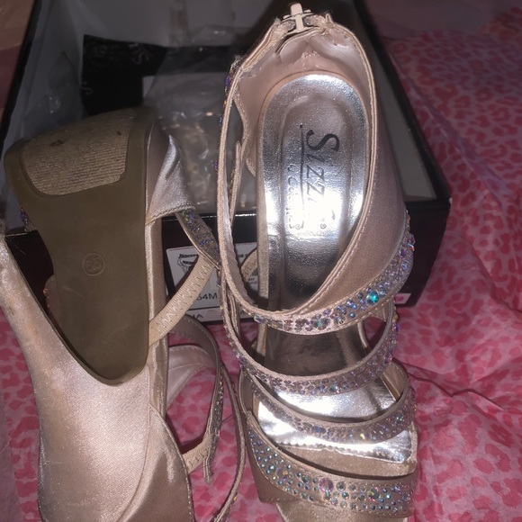 Cream nude bejewled heels - Picture 7 of 7